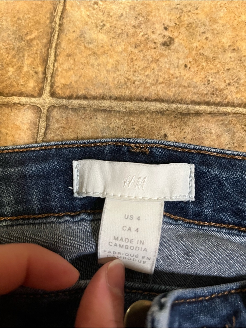 H&M Woman’s Dark Wash Skinny Jeans - Blue Size 4 - Picture 2 of 3